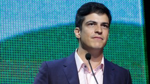 O ator Mateus Solano durante o 25º Prêmio da Música Brasileira no Theatro Municipal. Foto: Roberto Filho (14/05/14)